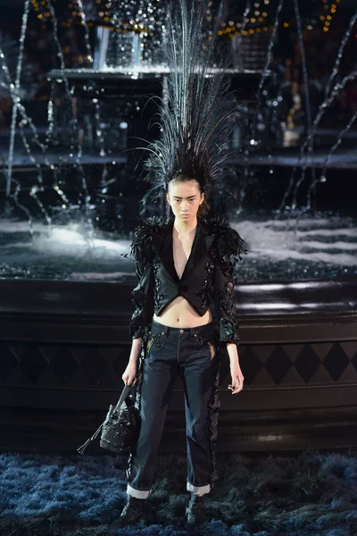 Look 38